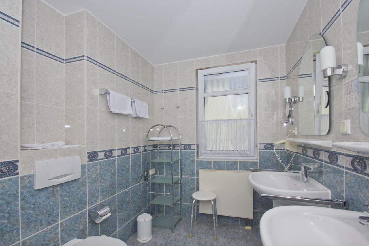 Mit Meerblick Und Balkon, Gratis Nutzung Vom Ahoi Erlebnisbad Und Sauna In Sellin - Meeresblick Fewo 24 Goehren  Exterior photo